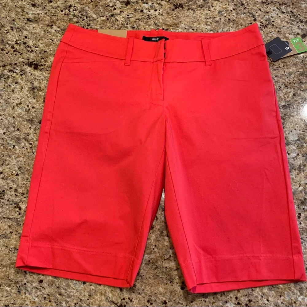 NWT Mossimo Red Stretch Bermuda Walking Shorts 6 - Picture 1 of 14